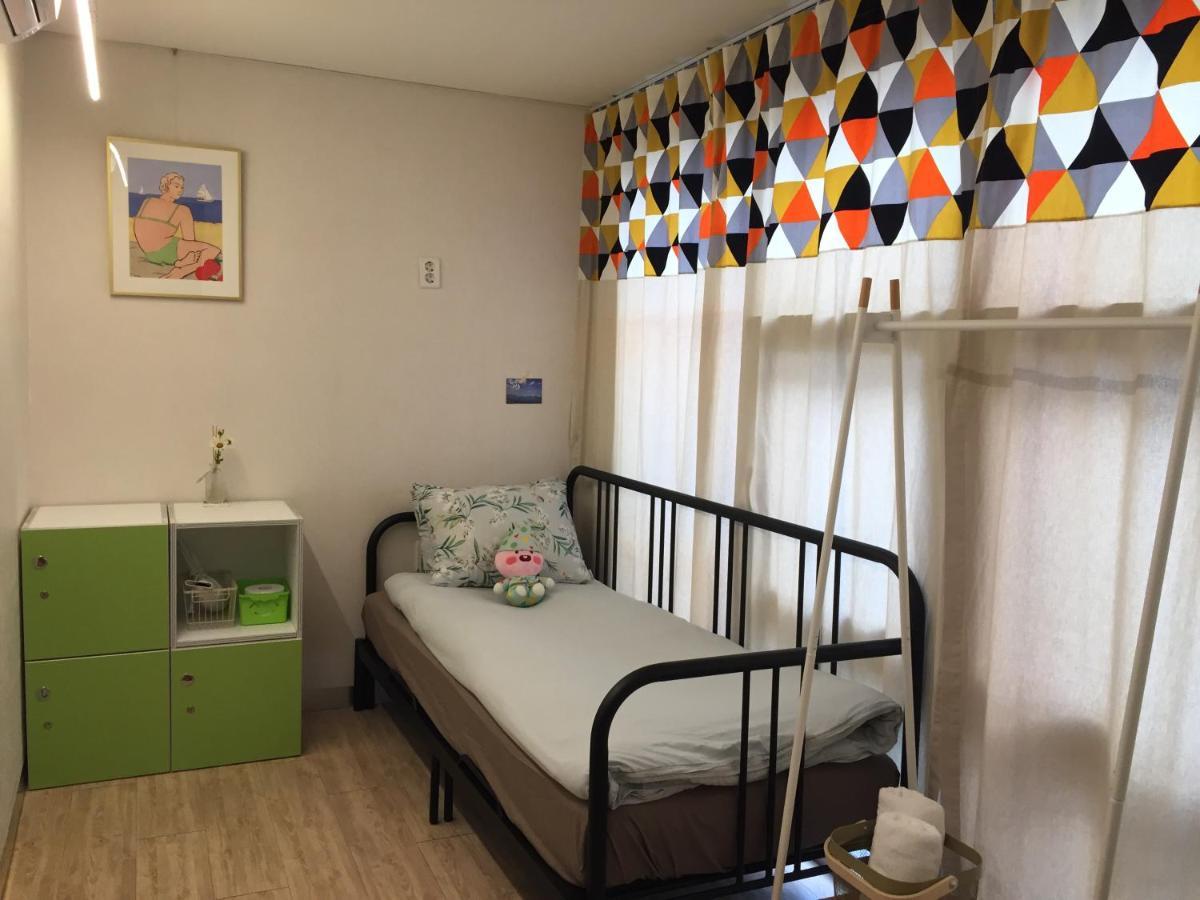 Inside Busan Hostal Exterior foto